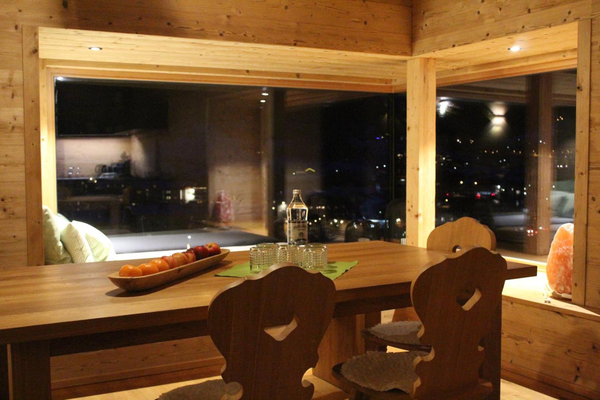 Pluenggas Chalets 加舒恩 外观 照片